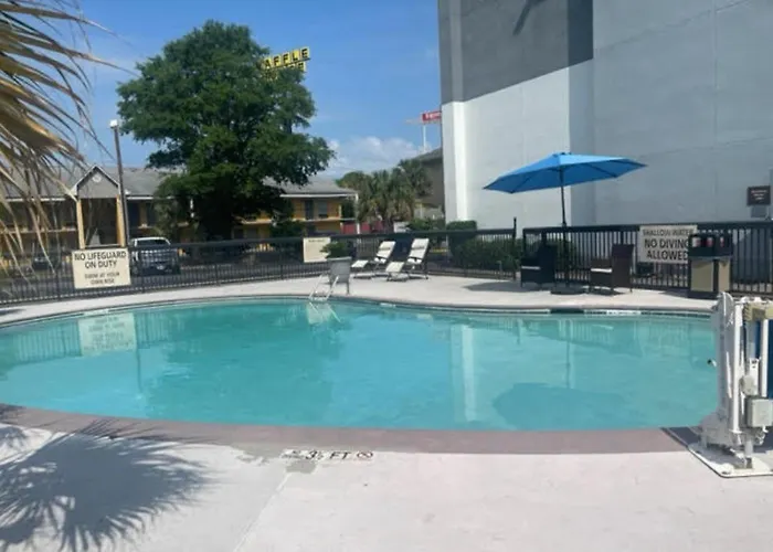Wingate By Wyndham Charleston Coliseum Hotel North Charleston