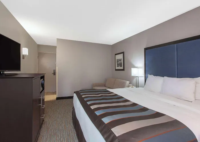 Wingate By Wyndham Charleston Coliseum 3*
