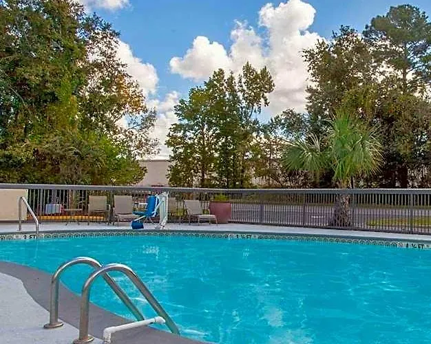 Hotel Wingate By Wyndham Charleston Coliseum 3*