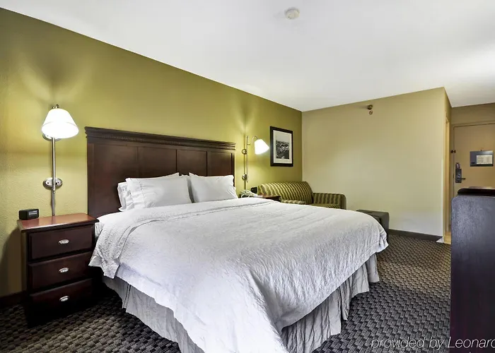 Wingate By Wyndham Charleston Coliseum Hotel 3*