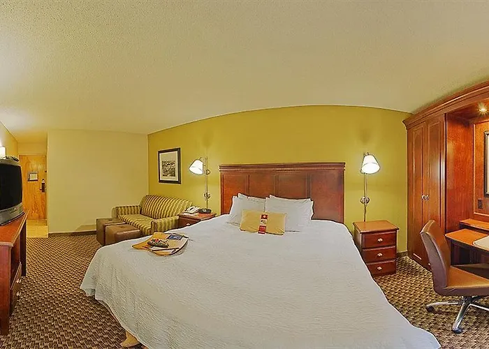 Wingate By Wyndham Charleston Coliseum Hotel 3*