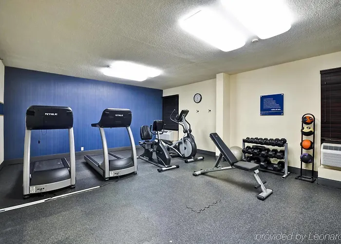 Hotel Wingate By Wyndham Charleston Coliseum 3*