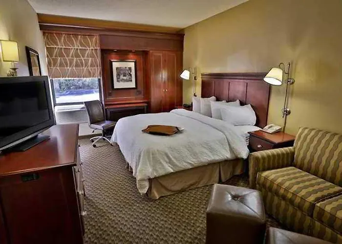 Wingate By Wyndham Charleston Coliseum Hotel 3*