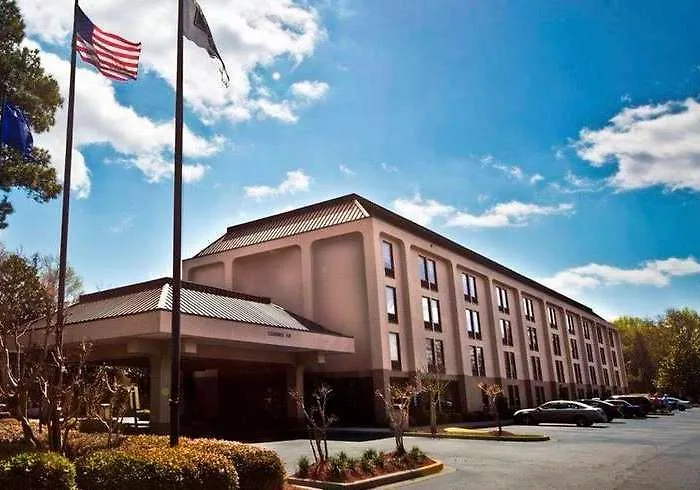 Hotel Wingate By Wyndham Charleston Coliseum