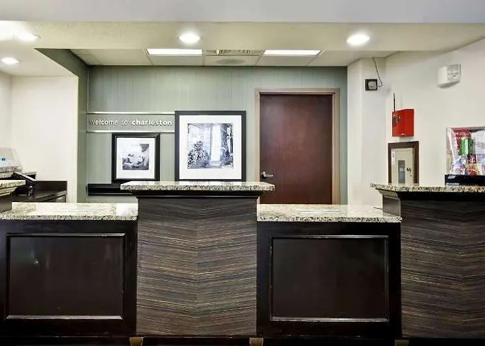 Hotel Wingate By Wyndham Charleston Coliseum 3*