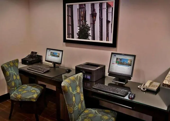 Hotel Wingate By Wyndham Charleston Coliseum North Charleston
